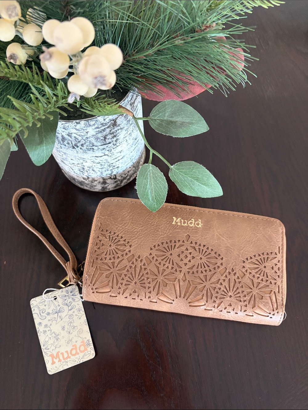 NWT Mudd Brown Tan Wristlet Clutch Wallet w/ Intricate Lace Design Detail